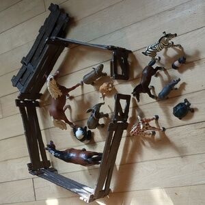 Schleich animals & extra animals & fence